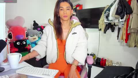 Snapshot of laurencesophiets chatting on 10/01/25, 02:01 SF online show from 10/01/25, 02:01