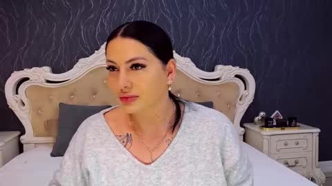 Laura online show from 11/06/25, 09:43