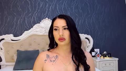 Laura online show from 11/30/25, 09:02