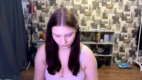 Snapshot of laurenjungling chatting on 09/26/25, 04:11 Hannah online show from 09/26/25, 04:11