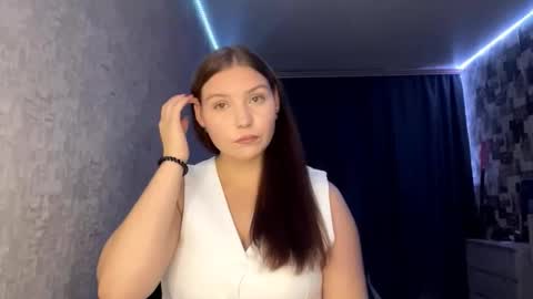 Snapshot of laurenjungling chatting on 10/02/25, 04:25 Hannah online show from 10/02/25, 04:25
