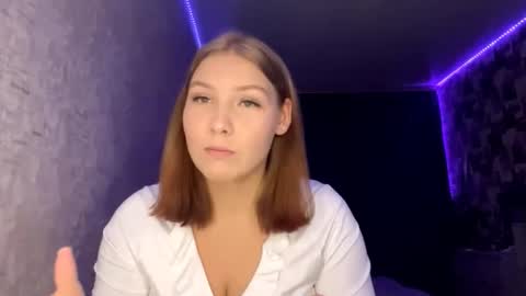 Snapshot of laurenjungling chatting on 10/17/25, 04:31 Hannah online show from 10/17/25, 04:31