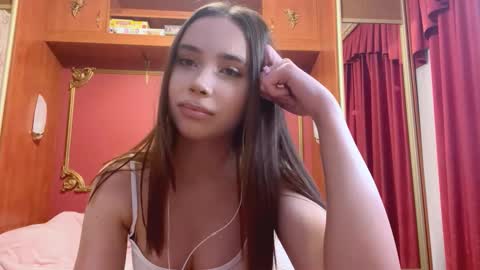 Laura online show from 12/03/25, 02:48