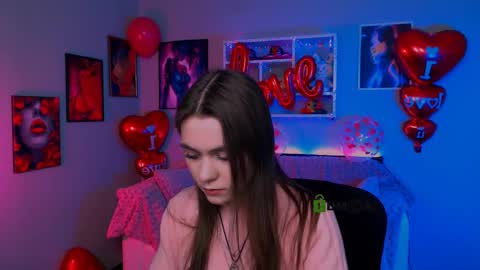 Laure online show from 02/11/26, 01:27