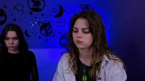 Laure online show from 04/12/26, 09:14