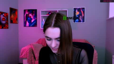 Laure online show from 04/17/26, 01:03