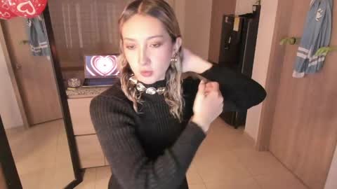 laurenn_111 online show from 05/12/26, 03:58