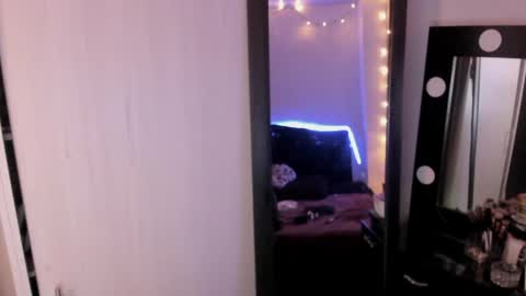 laurenn_111 online show from 05/24/26, 05:01