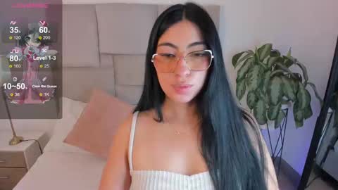 Snapshot of laurenn_smitth chatting on 09/19/25, 01:01 laurenn_smitth online show from 09/19/25, 01:01