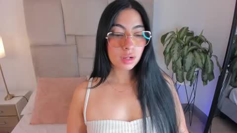 Snapshot of laurenn_smitth chatting on 09/22/25, 12:51 laurenn_smitth online show from 09/22/25, 12:51