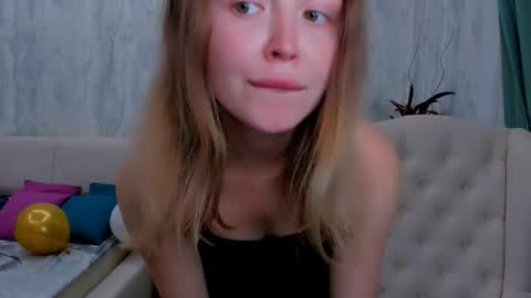 Snapshot of laurennhill chatting on 09/13/25, 12:21 laurennhill online show from 09/13/25, 12:21