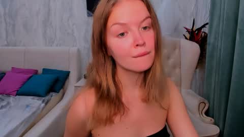 Snapshot of laurennhill chatting on 09/17/25, 12:23 laurennhill online show from 09/17/25, 12:23