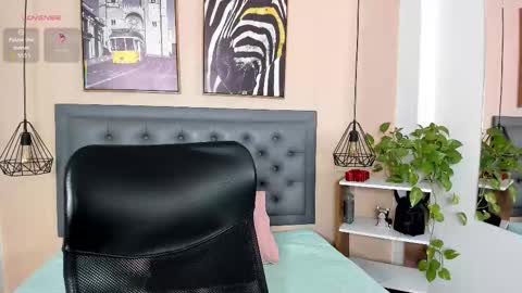 Snapshot of laurenrosee_ chatting on 09/11/25, 02:39 Lauren  online show from 09/11/25, 02:39