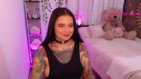 Snapshot of laurensmiith chatting on 08/05/26, 04:26 . online show from 08/05/26, 04:26
