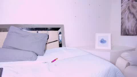 Snapshot of laurensnow1_ chatting on 03/01/25, 07:26 Lauren online show from 03/01/25, 07:26