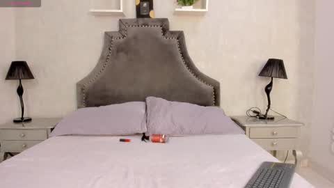 Snapshot of laurensnow1_ chatting on 11/08/25, 03:56 Lauren online show from 11/08/25, 03:56