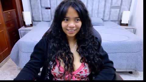 laurent online show from 02/11/26, 03:22