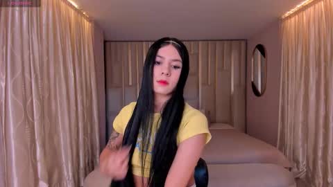 Snapshot of laurentconnor chatting on 11/04/25, 02:21 Lau online show from 11/04/25, 02:21