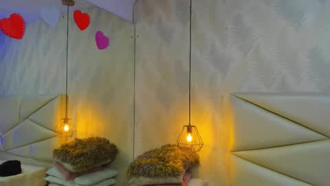 Laurent online show from 11/29/25, 11:35