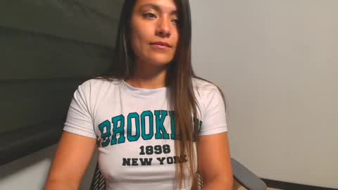 Snapshot of lauri_fit chatting on 02/26/25, 01:21 Lauri online show from 02/26/25, 01:21