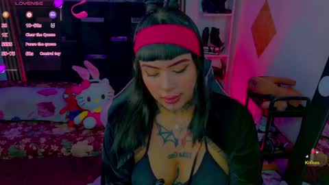 Snapshot of lauri_ink chatting on 06/19/26, 03:00 lauri online show from 06/19/26, 03:00