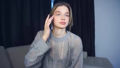 Snapshot of laurineleconey chatting on 02/23/26, 12:57 Bella online show from 02/23/26, 12:57