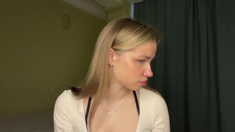 Bella online show from 04/10/26, 06:18