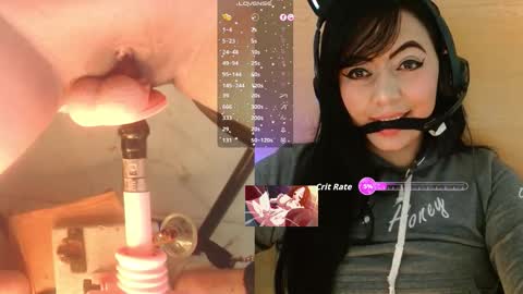 lauriss_ online show from 11/17/25, 02:50