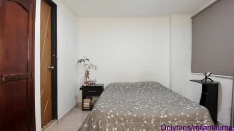 laura   online show from 12/24/24, 01:38