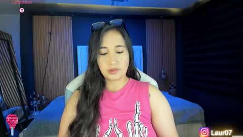 Snapshot of lauroberts chatting on 10/16/25, 03:40 Lau Roberts online show from 10/16/25, 03:40