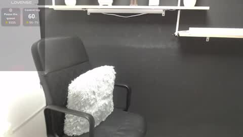 Laury  online show from 04/22/26, 07:15