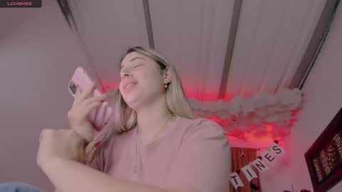 Lauu G online show from 02/15/25, 03:09