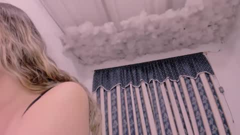 Lauu G online show from 09/30/25, 02:16