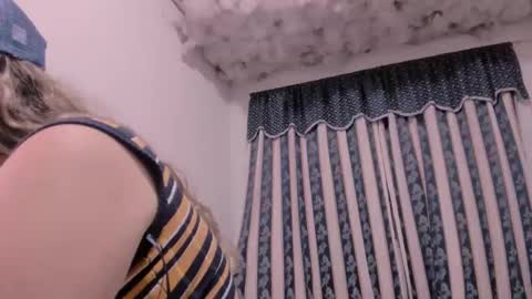 Lauu G online show from 11/21/25, 02:43