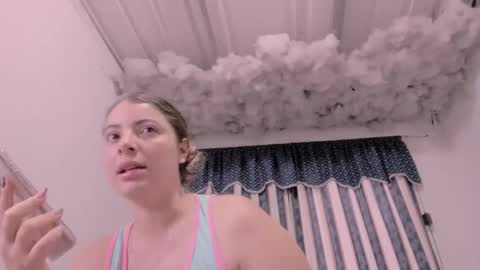 Lauu G online show from 11/27/25, 10:50