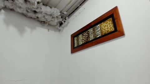 Lauu G online show from 12/23/25, 10:46