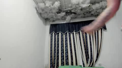 Lauu G online show from 04/12/26, 11:37