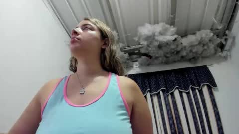 Snapshot of lauu_g chatting on 05/05/26, 10:01 Lauu G online show from 05/05/26, 10:01