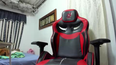 Snapshot of lauu_g chatting on 05/14/26, 10:44 Lauu G online show from 05/14/26, 10:44