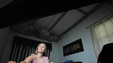 Snapshot of lauu_g chatting on 05/27/26, 11:07 Lauu G online show from 05/27/26, 11:07