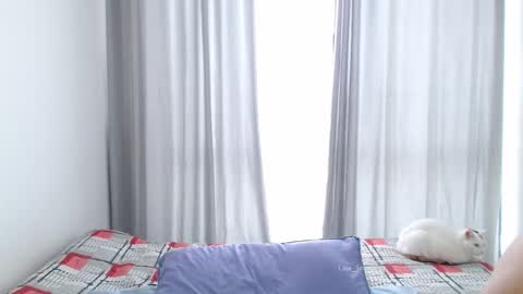 Laura online show from 11/23/25, 05:13