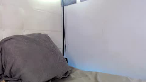 Snapshot of lavander_fieldss chatting on 10/19/25, 06:52 ximena online show from 10/19/25, 06:52