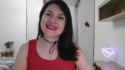 Snapshot of lavender_victoria chatting on 12/19/24, 09:17 Diana online show from 12/19/24, 09:17