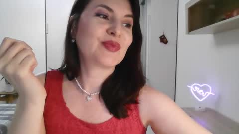 Snapshot of lavender_victoria chatting on 12/27/24, 06:42 Diana online show from 12/27/24, 06:42