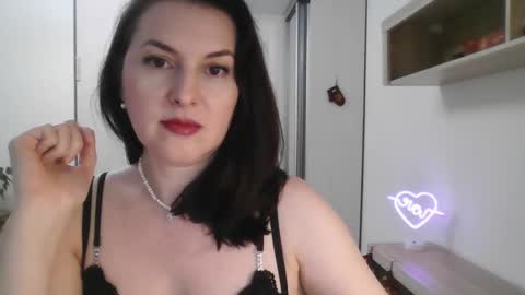 Snapshot of lavender_victoria chatting on 12/28/24, 09:40 Diana online show from 12/28/24, 09:40