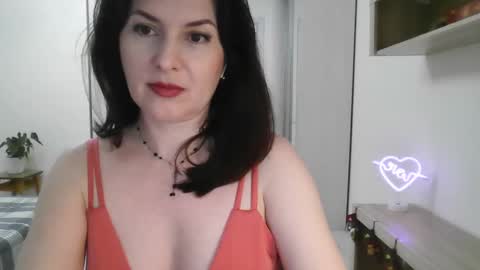 Snapshot of lavender_victoria chatting on 01/07/25, 05:53 Diana online show from 01/07/25, 05:53