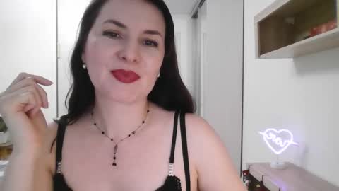 Snapshot of lavender_victoria chatting on 01/12/25, 08:14 Diana online show from 01/12/25, 08:14
