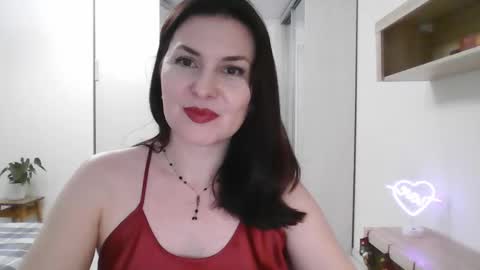 Snapshot of lavender_victoria chatting on 01/14/25, 08:37 Diana online show from 01/14/25, 08:37