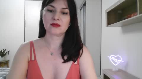Snapshot of lavender_victoria chatting on 02/11/25, 07:38 Diana online show from 02/11/25, 07:38