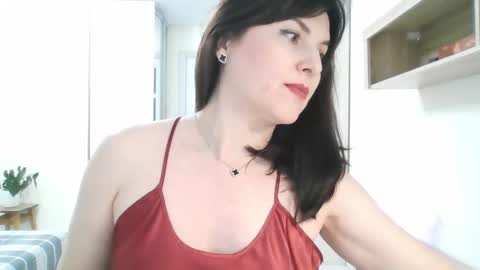 Snapshot of lavender_victoria chatting on 02/11/25, 10:39 Diana online show from 02/11/25, 10:39
